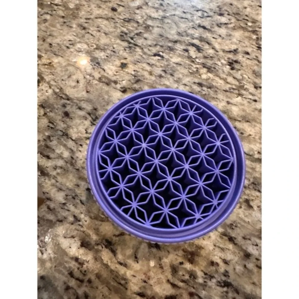 New Makeup Brush Cleaner Bowl Rack 3 in 1, Silicone Cleaning Tool with Drying Ho